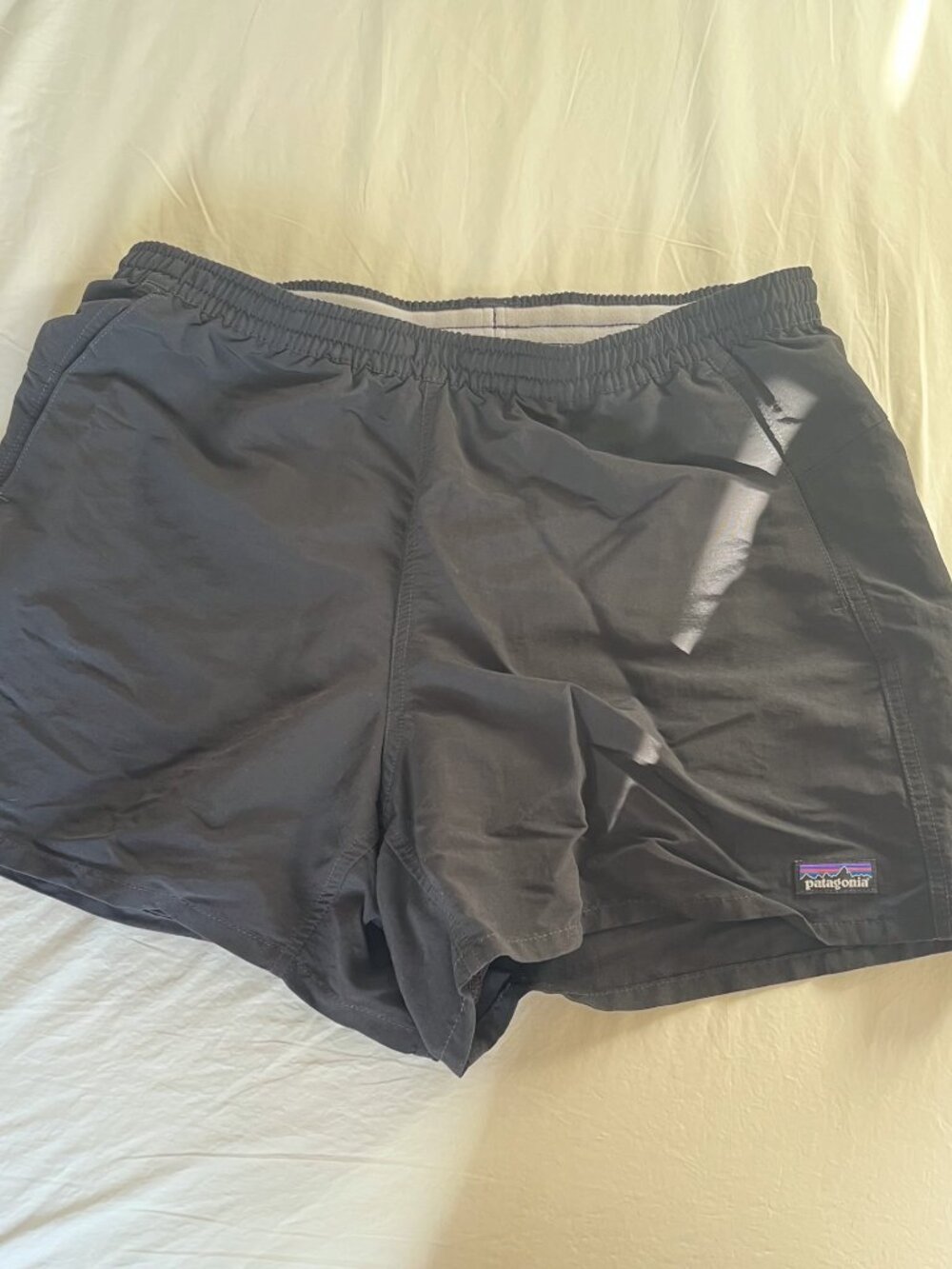 Patagonia baggies shorts black women's medium, 4in